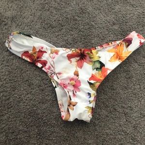 3/$30 ~ cheeky floral bikini bottoms